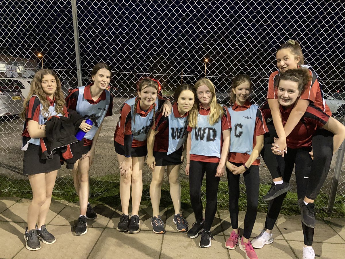 ASHS_PE's tweet photo. Fab fixture tonight for year 9&amp;11 vs Sir John Leman. Both teams won, players of the game - Rosie for yr9&amp;Libby for yr11! Cheeky trip to the Golden Arches too 🍔 🍟 🍋 https://t.co/yxeoS7f6M3