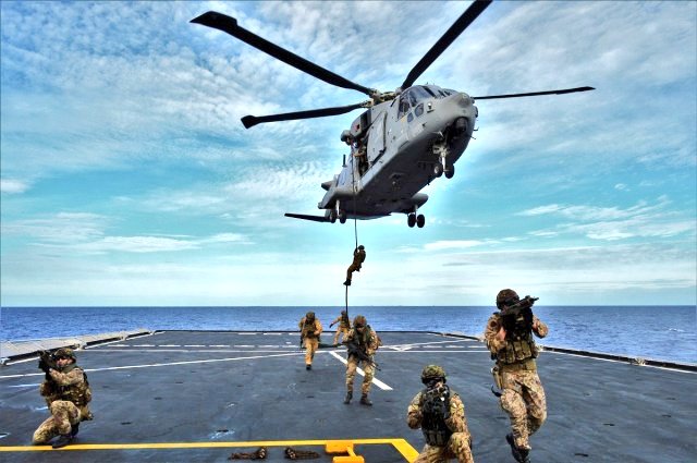 FlMichele69's tweet photo. In the @ItalianNavy🇮🇹 the #boardingteam present on board the ships are exclusively composed of Navy Riflemen of the #SanMarcoBrigade⚓ belonging to the #2ndRegimentSanMarco⚓ specializes in maritime interdiction operations and protection of merchant ships/off-shore platforms https://t.co/45mDl05L0u