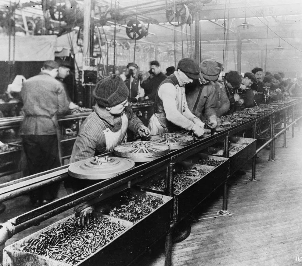henford6's tweet photo. Since its founding in 1903, Ford Motor Company has established itself as a premier American employer by supporting equitable and inclusive employment practices years before the law required it. I believe in equal rights for women in the workplace; this company is forever diverse. https://t.co/KvvNIjp7FT