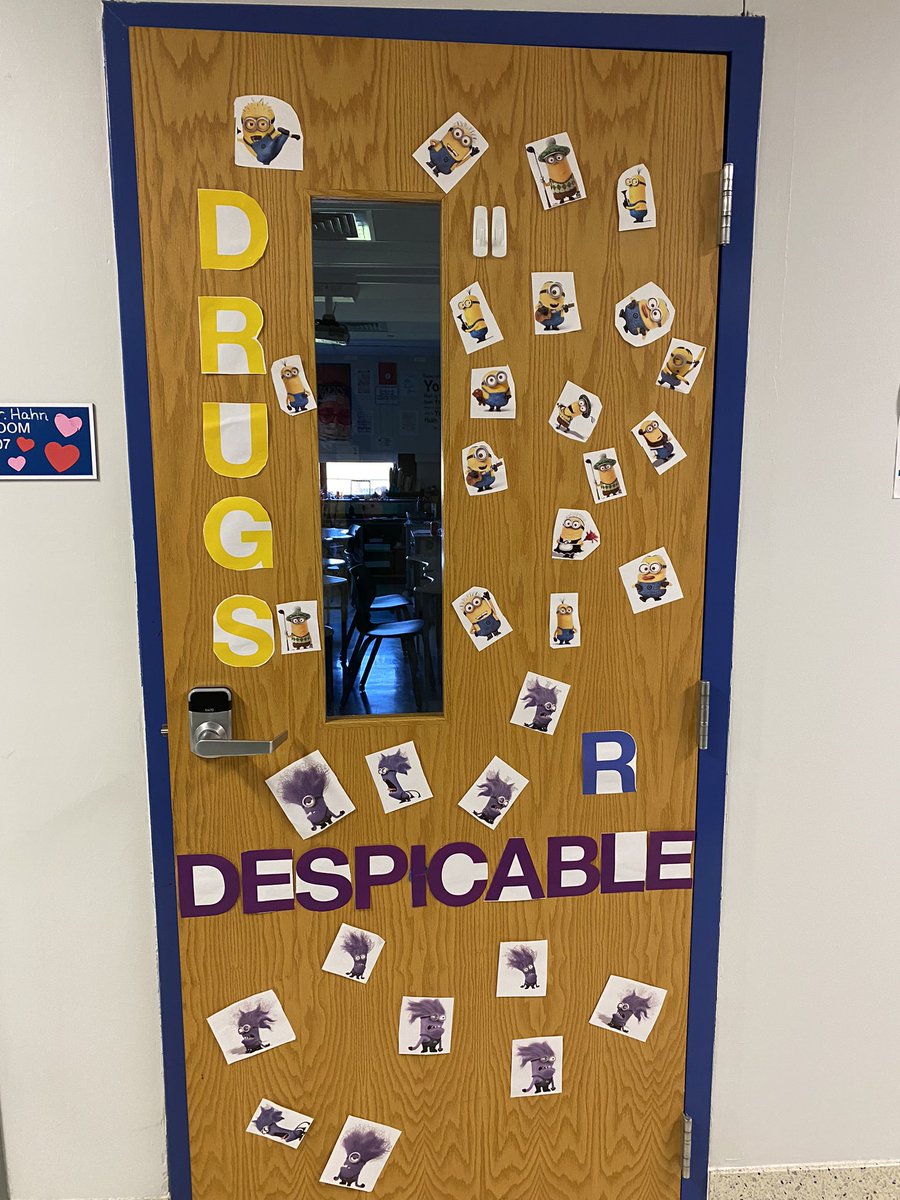 _FalconSTARs's tweet photo. More Red Ribbon Week doors!! #YourSalisbury #SayNOtoDrugs https://t.co/97lTWienwG