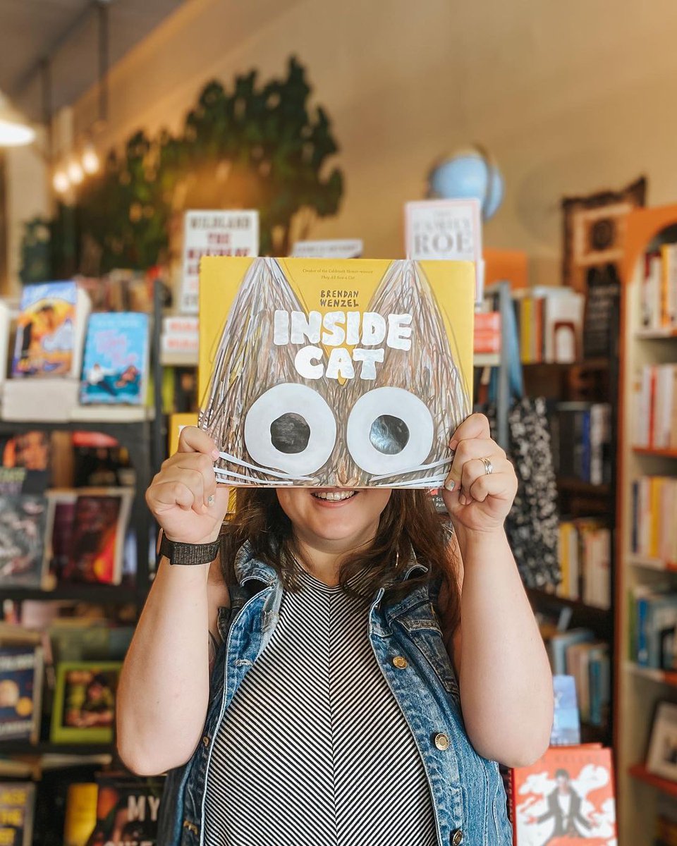 ChronicleKids's tweet photo. What does Inside Cat see? 🐱👀✨
Discover the unusual and delightful world of #InsideCat! Created by bestselling author @BRENDAN_WENZEL, this magical picture book is a feast for the eyes and the imagination. https://t.co/JoXEDWs8fI
📷: #storytimewithmrlimata & #curiousiguana https://t.co/iR1EUB5n4X