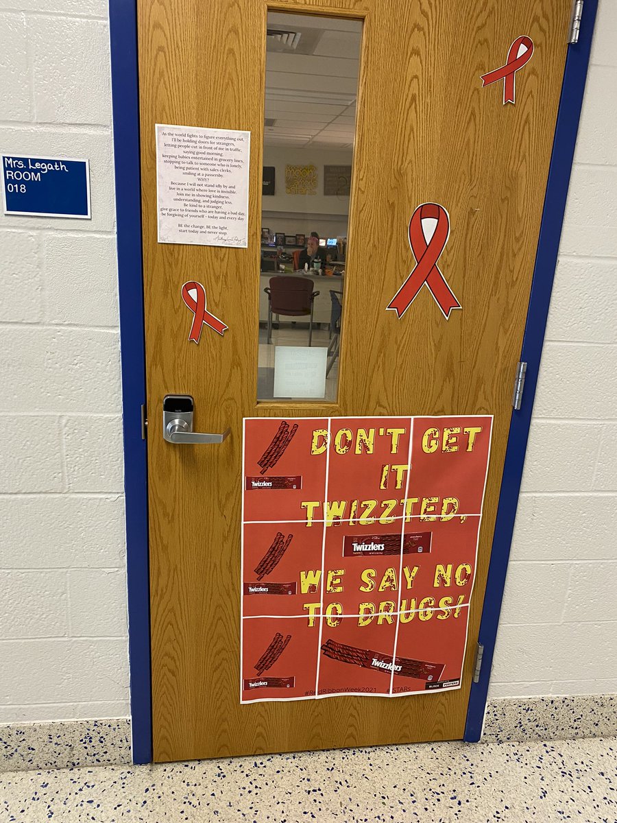 _FalconSTARs's tweet photo. STARs have been enjoying decorating classroom doors for Red Ribbon Week! #YourSalisbury #SayNOtoDrugs https://t.co/q43vww41mV