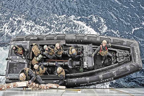 FlMichele69's tweet photo. In the @ItalianNavy🇮🇹 the #boardingteam present on board the ships are exclusively composed of Navy Riflemen of the #SanMarcoBrigade⚓ belonging to the #2ndRegimentSanMarco⚓ specializes in maritime interdiction operations and protection of merchant ships/off-shore platforms https://t.co/45mDl05L0u