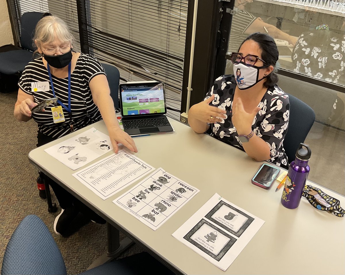 TabathaRobb1's tweet image. Project R.E.A.D. Leads @DISD_Libraries are totally engaged w/ @AppleEDU this morning.
@dallasisdvpa @THuittDISD #librarians @TxASL #librarybrag