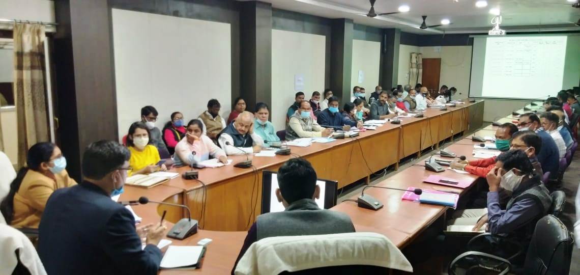 dindoridm's tweet photo. सीएम हेल्पलाईन के प्रकरणों का निराकरण संतुष्टिपूर्वक दर्ज करें : कलेक्टर श्री रत्नाकर झा
कलेक्टर ने मंगलवार को समय-सीमा की बैठक में उक्त निर्देश दिए
RM : https://t.co/sMLiDw86gs
#JansamparkMP 
@JansamparkMP @CMMadhyaPradesh https://t.co/vpzKpVrMDR