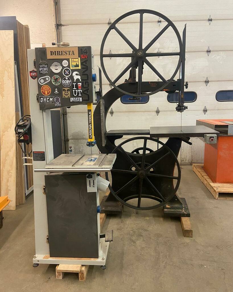 fieldstonearts's tweet photo. Old and New

Over the weekend I picked up some “new” machines for the new shop! A 20” American jointer, and a 36” Crescent bandsaw. Both came out of a mill in the Boston area, and are in remarkable condition considering their age. Huge shout out to @banc… https://t.co/DRhjollv9H https://t.co/1oAmeq34Rc