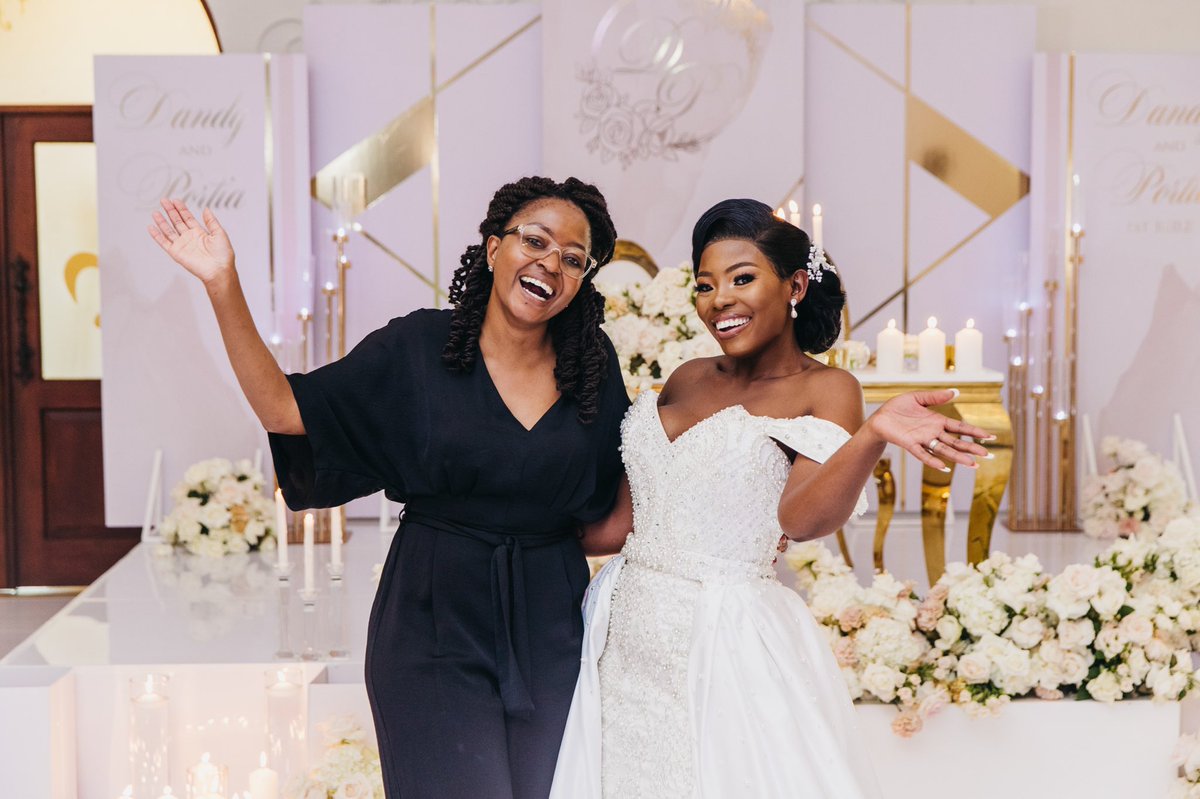🦋
A Happy Planner✍🏽 and A Happy Bride 👰🏾
📸: @christiaandavidstudio 
____________
____________

#theweddingbutterfly #thedecordoctor #serurubelesamanyalo #weddingplanner #eventplanner #eventdesign #weddingdesign #weddingplanner #southafrica