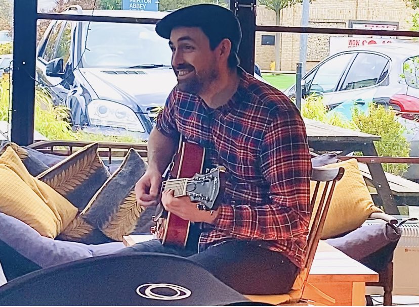 Our weekly lunch time date with you tomorrow❤️. <a href="/iarelukegodwin/">Luke Godwin</a> will be playing some light heated jazzy music for us from 1pm.  

Mini lunch time concert, every Wednesday at 1pm.