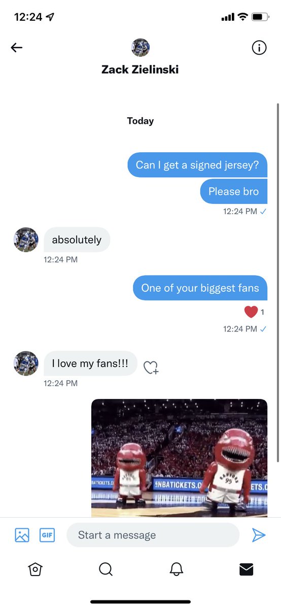 RappybballFan's tweet photo. NO. WAY. THIS. JUST. HAPPENED. @zielinski_zack https://t.co/6B2nbZnTNx