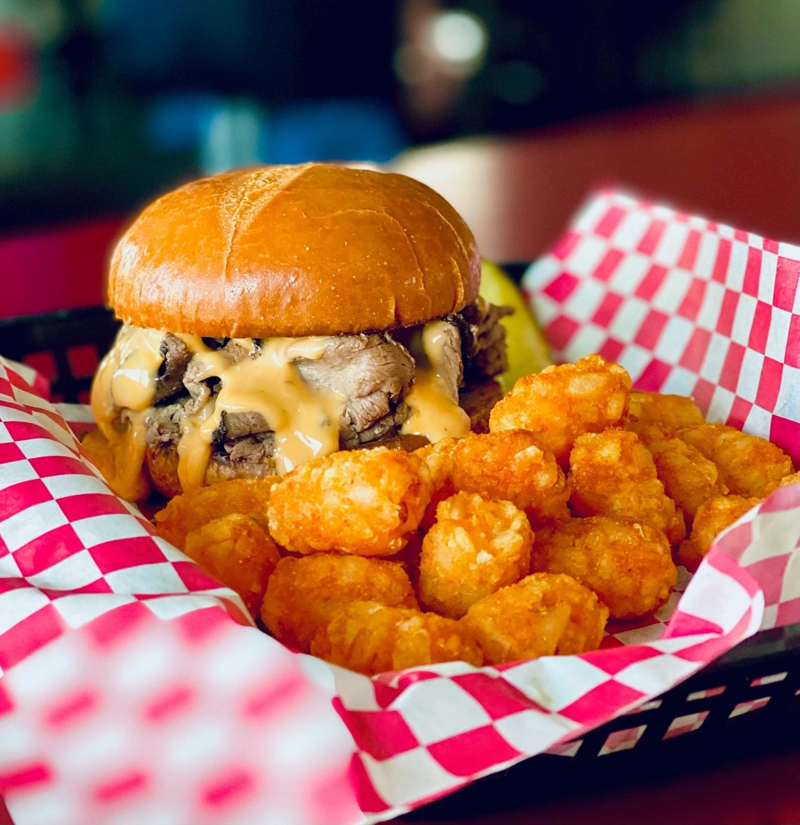 BarSpanky's tweet photo. This week's lunch specials are amazing!
$4 - Bowl of Chili/Broccoli Cheese Soup
$14 - Steak Sandwich with a side
$10 - Loren's Roast Beef and Cheddar Sandwich with a side
$12 - Pulled Pork Mac and Cheese https://t.co/D21QqXz7hW