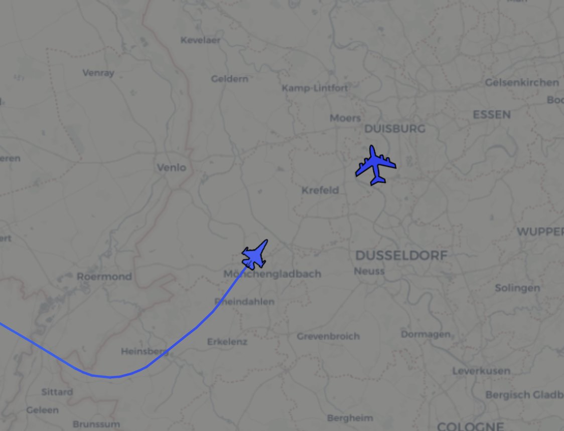 aircraftrack's tweet photo. A Belgian Air Force 🇧🇪 F-16 Fighting Falcon is about to conduct aerial refueling with a USAF 🇺🇸 KC-135R tanker aircraft over German 🇩🇪 airspace #BAF511 https://t.co/UQXQYWlK1L