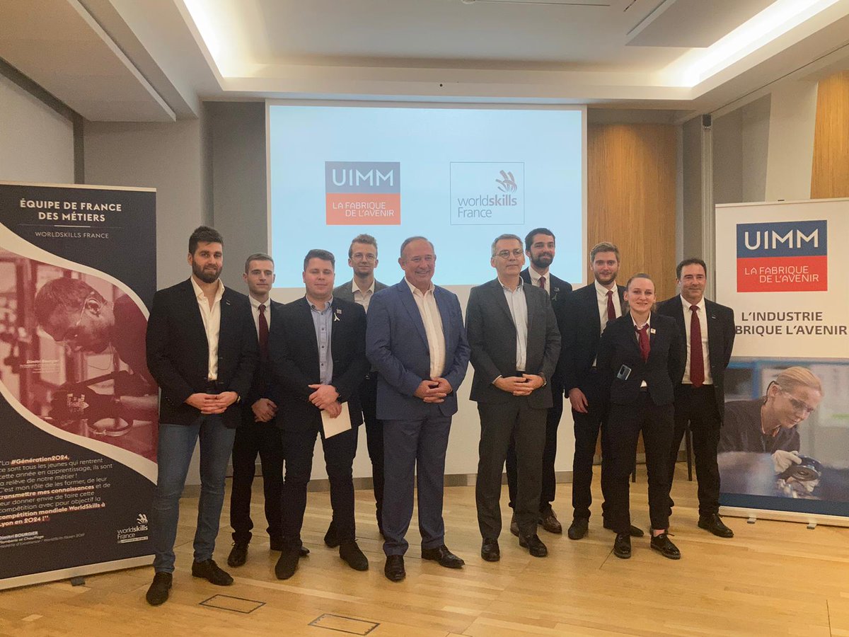 uimm's tweet photo. L’#UIMM accueille les champions #Euroskills de l’industrie 🇫🇷.
L’occasion de leur dire notre fierté devant leur talent et de remercier les experts métiers qui les ont accompagnés. Ces victoires sont aussi les leurs. 👏
#FiersDeFaire
#AFORP @PromeoFormation @LPSamatan19_ https://t.co/D4KEahPRE8