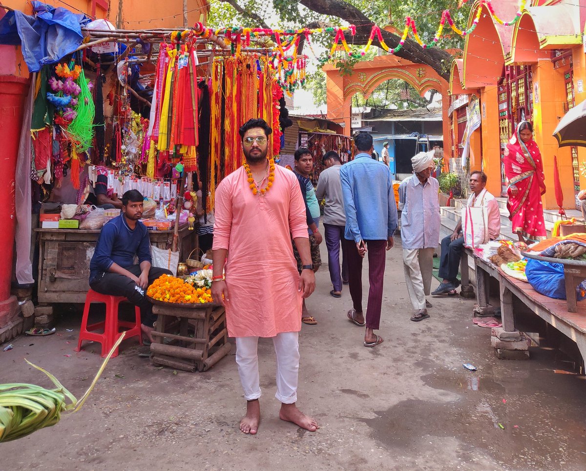 ludduvlogs's tweet photo. Soch raha hu Rajneeti me utar jau😆😆😆
#ludduofficial #luffians #motovlogger #motovlog #pune #festival #diwali #festivevibes #royal #yadav #desi #traditional #swag #politicians #raosahab #bihardiaries #family #reelkarofeelkaro #fashionstyle https://t.co/DQWhUSrAOb