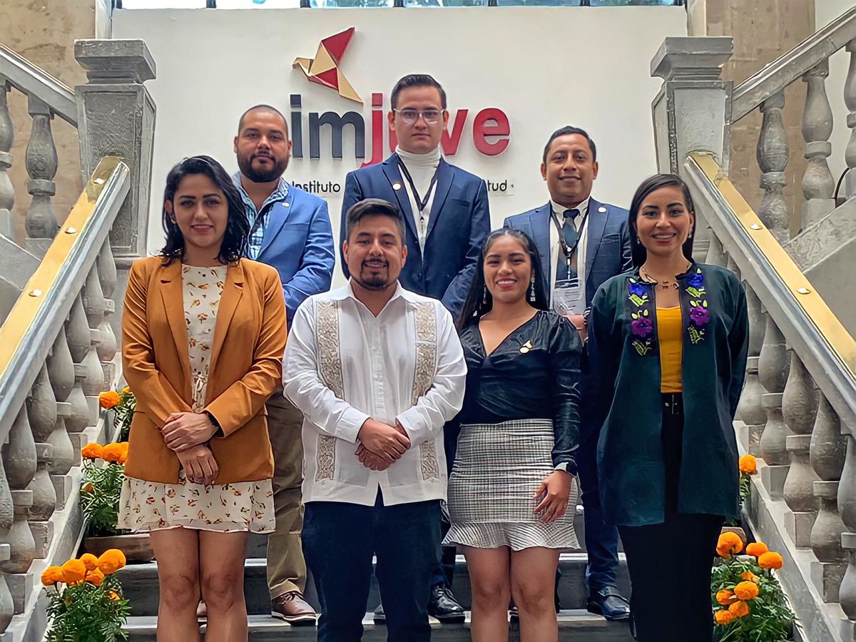 IJECH_Chiapas's tweet photo. 📣La titular del #IJECH y las juventudes parlamentarias 2021 que representaron a Chiapas en el Senado de la República, se reunieron con el Director del Instituto Mexicano de la Juventud.
Con estas representaciones juveniles ¡Chiapas vibra fuerte!
#JuventudesDeCorazón https://t.co/3jC9Vega6y