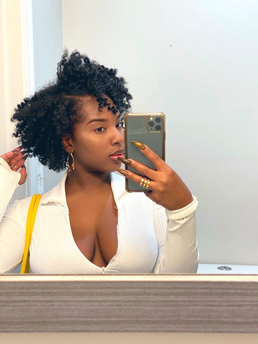 jiggyjayy2's tweet photo. My natural hair been eating lately https://t.co/OKht4jPlH3