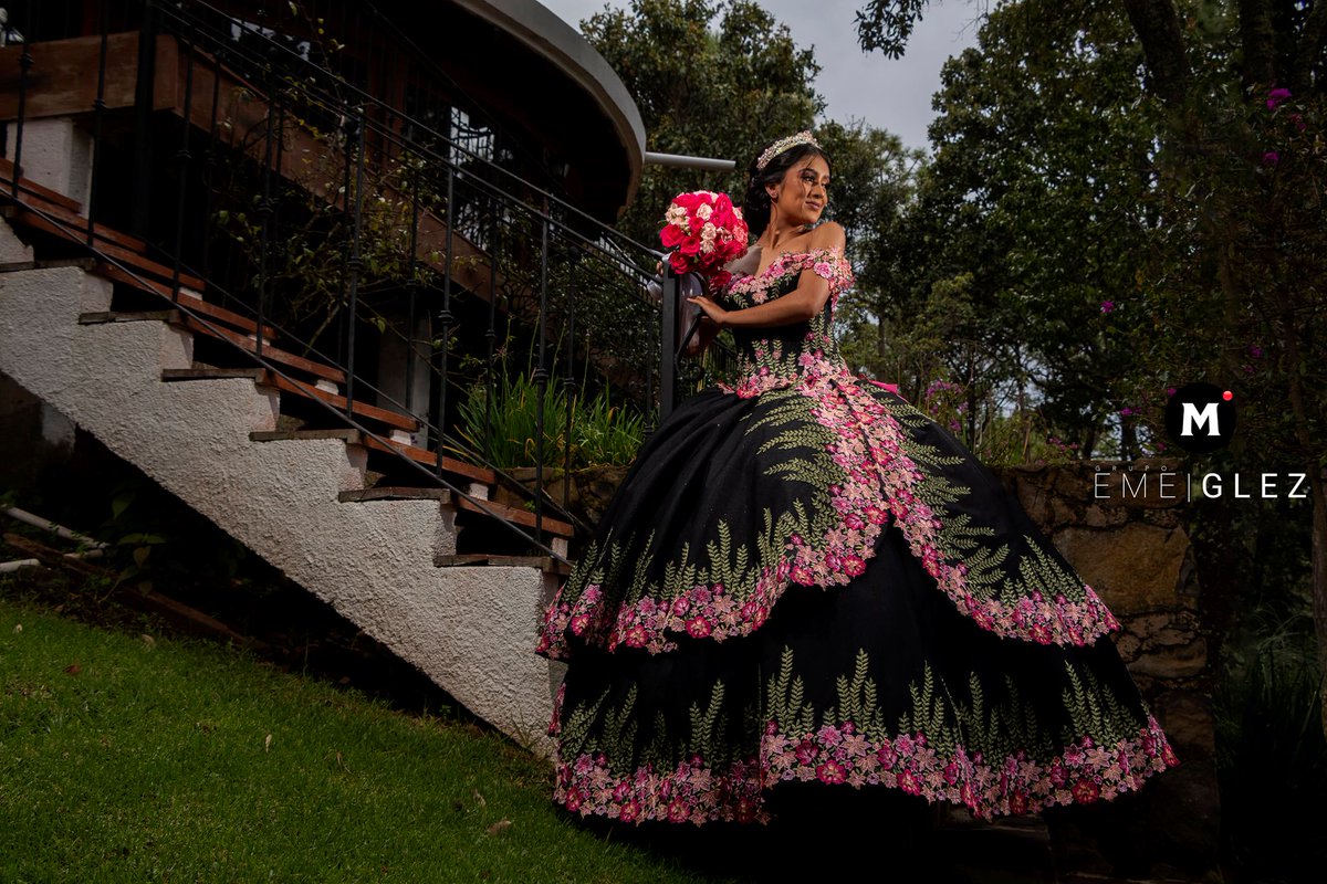 mglezestudios's tweet photo. Ximena Monserrath 📸 #XVaños https://t.co/WmNXlxO7O0