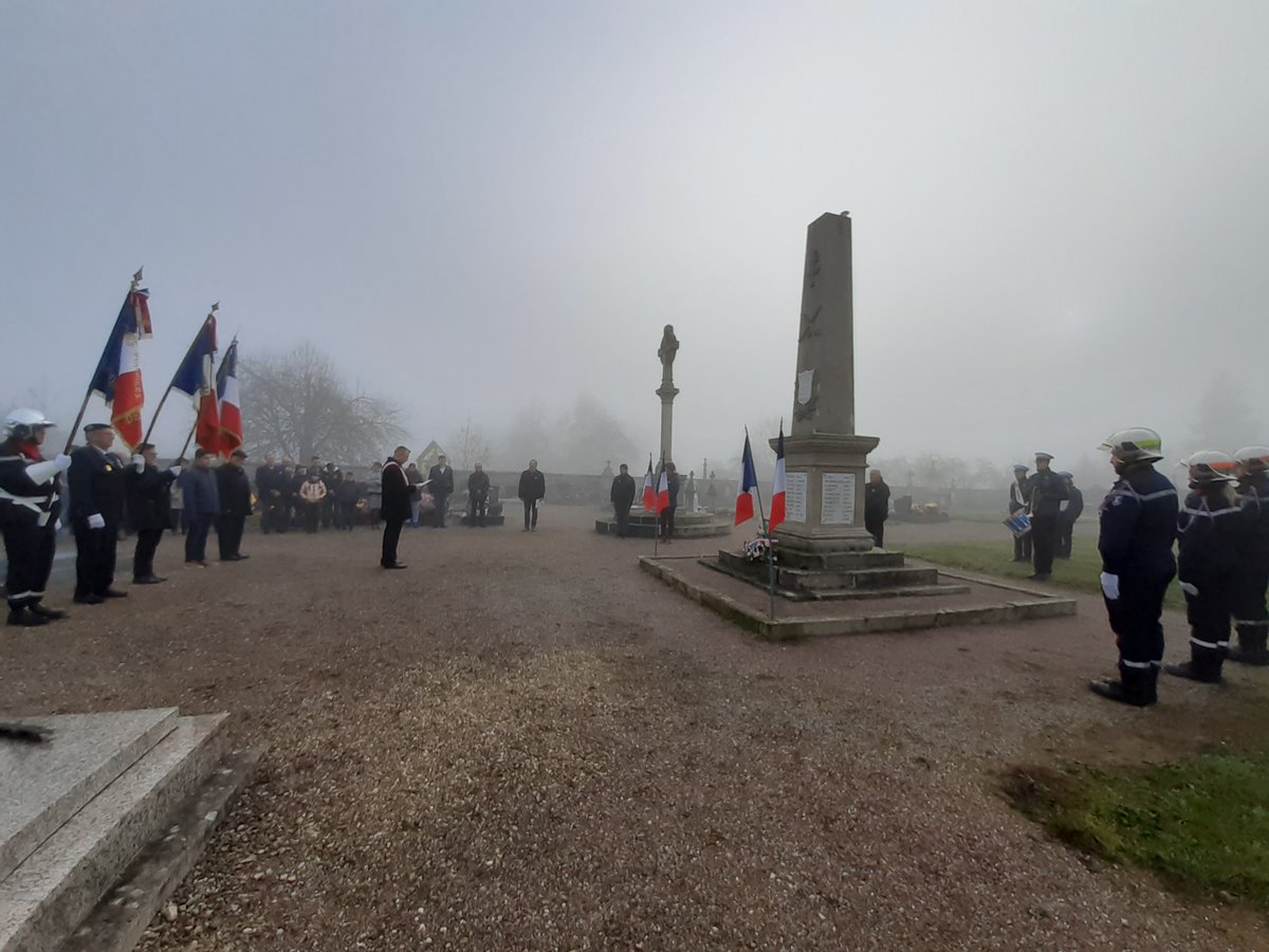 blidericus's tweet photo. Bleurville (88). - 103ème anniversaire de l'Armistice de 1918 et anniversaire des 100 ans de Roland Thomas, dernier résistant déporté survivant du maquis de Grandrupt (88)... 🇫🇷 https://t.co/WwmXbEdMIR