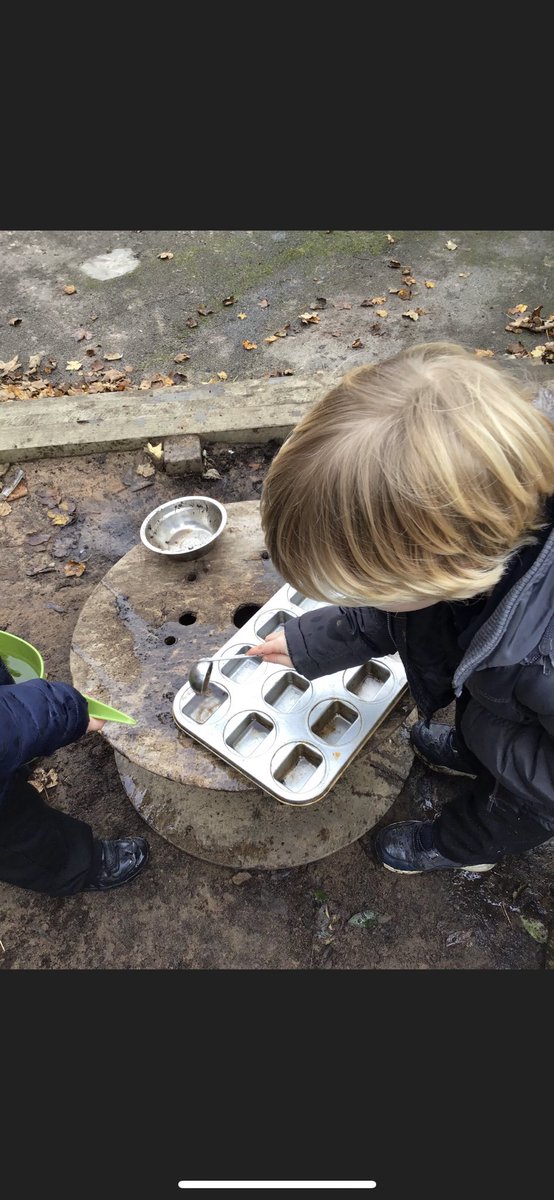 MissBarnett20's tweet photo. Teamwork! 💪🏼 
The children decided to make ‘lemon cookies’ using our mud kitchen as they found some leaves that smelt like lemon. #eyfs #mudkitchen #childlead #outdoorlearning #earlyyears @shipley_ce @WeAreBDAT https://t.co/odr16tUJH8