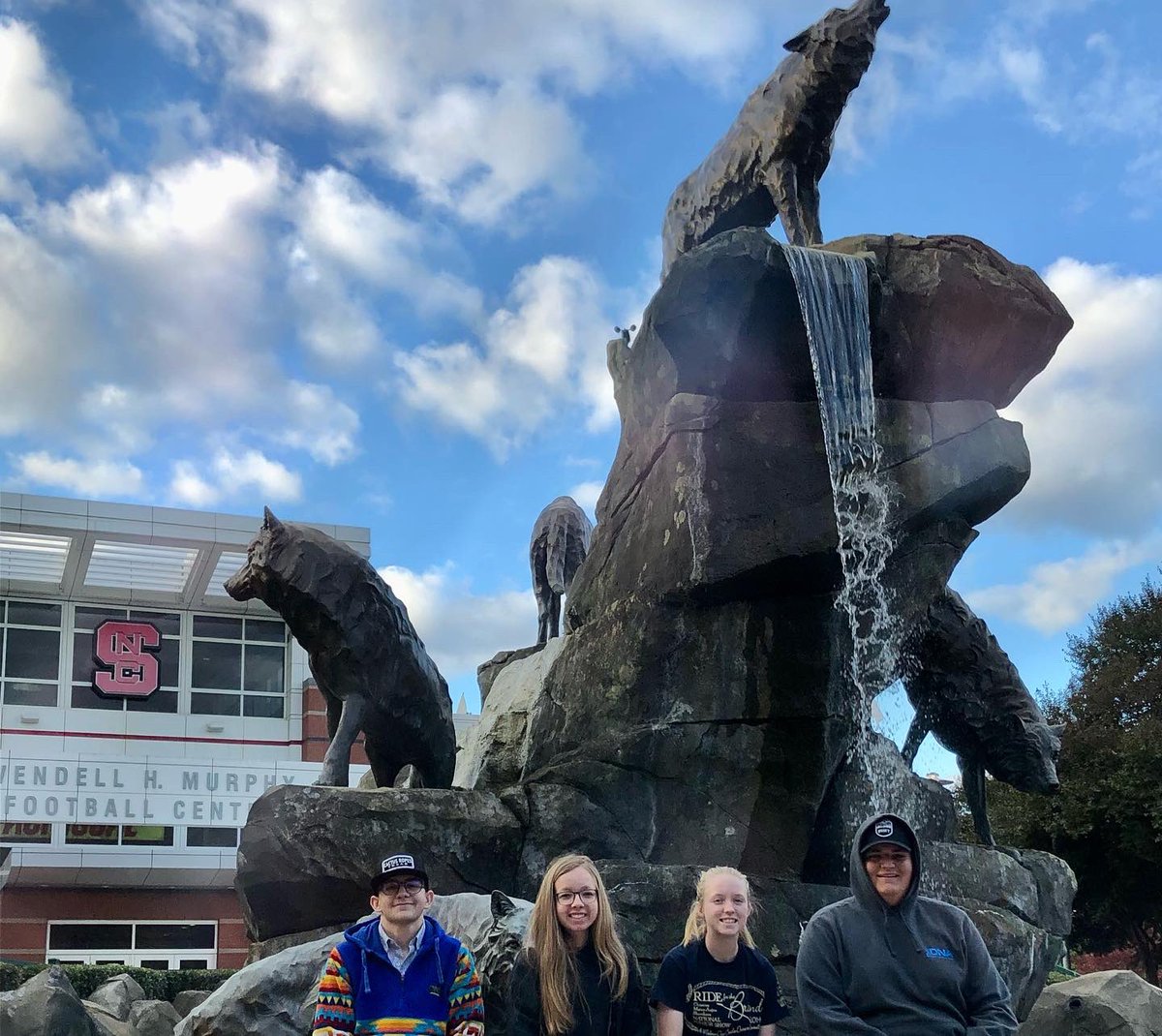 EH_FFA's tweet photo. Individually Kendall was the 5th high overall - 2nd in quality assurance, 5th in evaluation, and 6th in ID!! Kinley and Ashton also placed in the top 10 individually for quality assurance! We even managed to work in a few driving tours of nearby colleges while in North Carolina. https://t.co/rJm5VNliRB