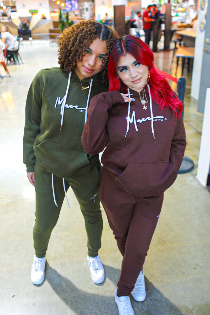 MaccClothing's tweet photo. rt if you want a free sweatsuit🔥 https://t.co/VpBTdCaebP