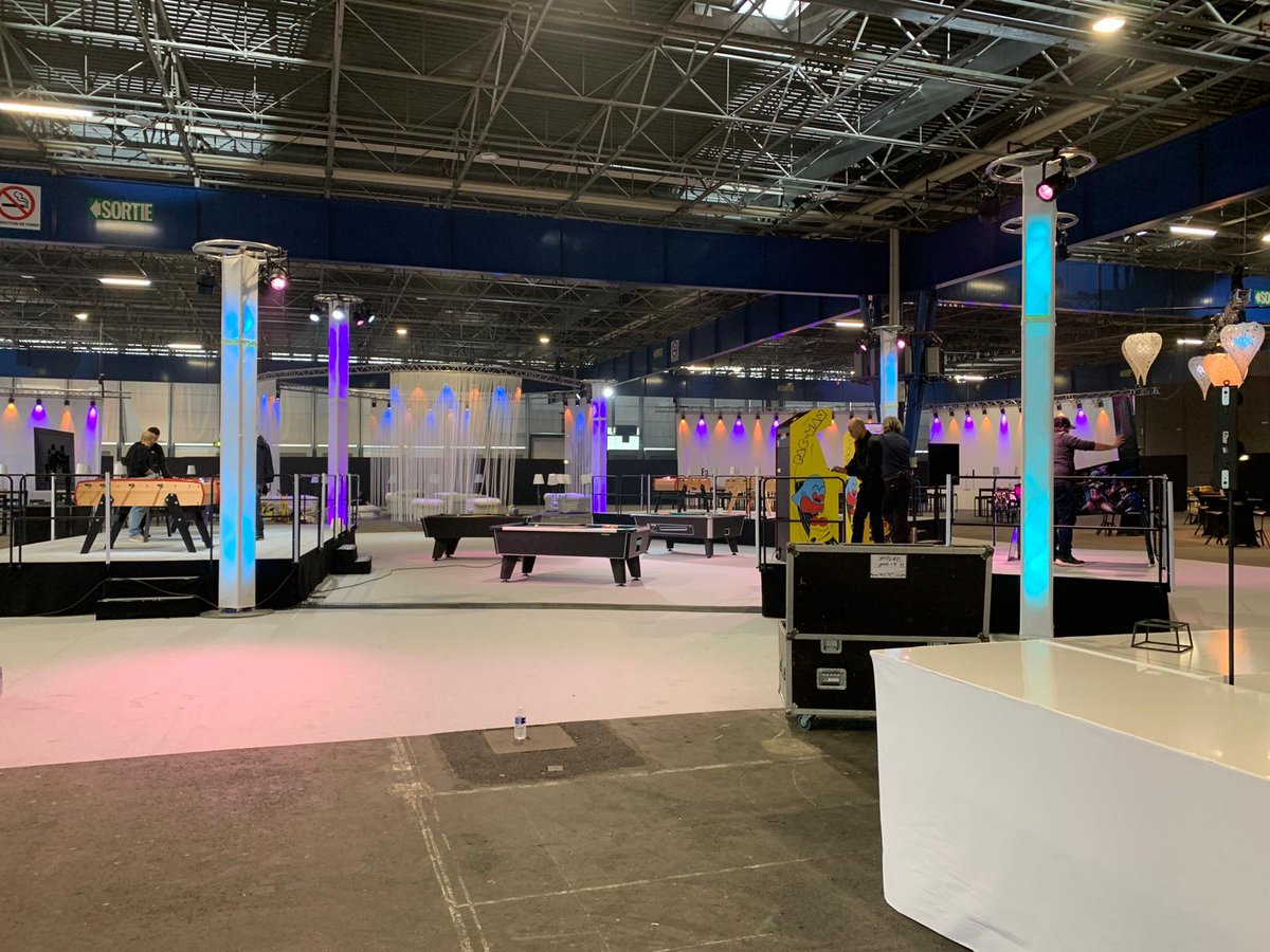 MadCityZen's tweet photo. @charlenechetoui Bien sur nous intervenons partout en France :)
Ce soir par exemple on est à Grenoble avec 2 animations pour une grosse soirée d'une banque :) https://t.co/s4fu1psXPM