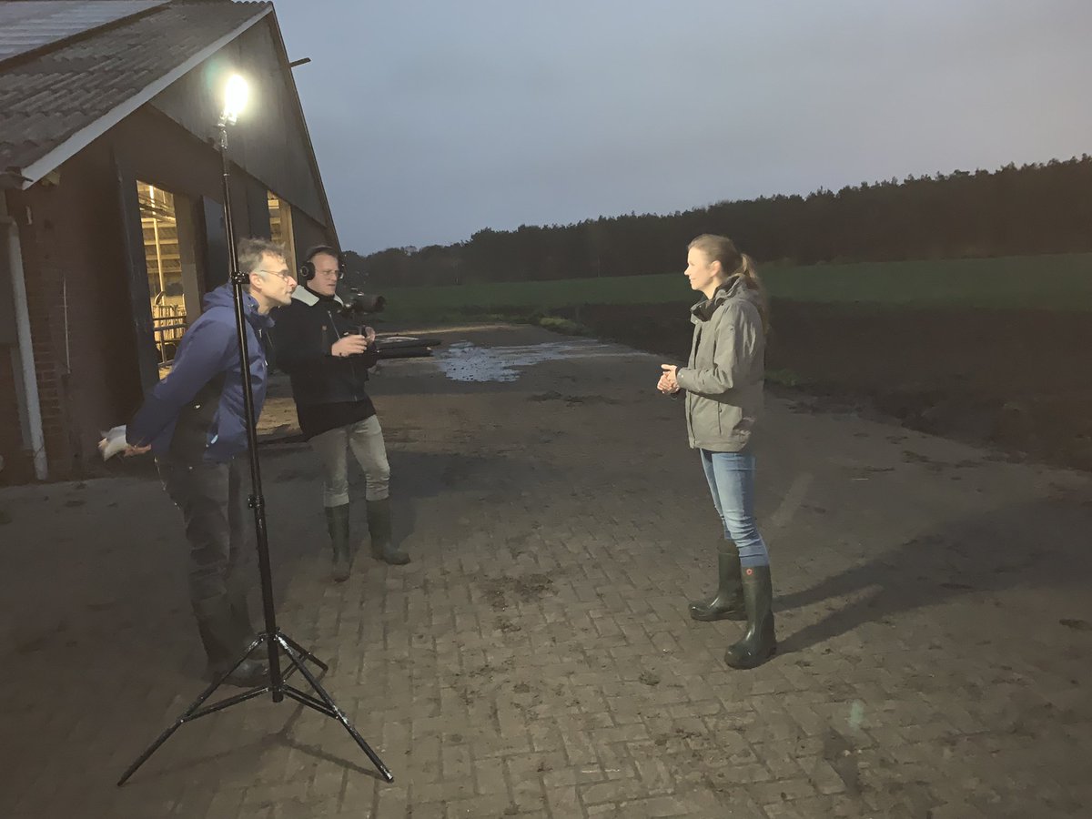 Boeiend bezoek aan onderzoeksboerderij Erve Mentink van Gerard en <a href="/ElsUijterlindeM/">Els Uijterlinde</a>. Praktijkonderzoek naar meer eiwit van eigen land door kruidenrijk grasland. Samen met collega-boeren praktisch onderzoek doen en met vakmanschap en voermanagement stikstofemissie terugdringen.