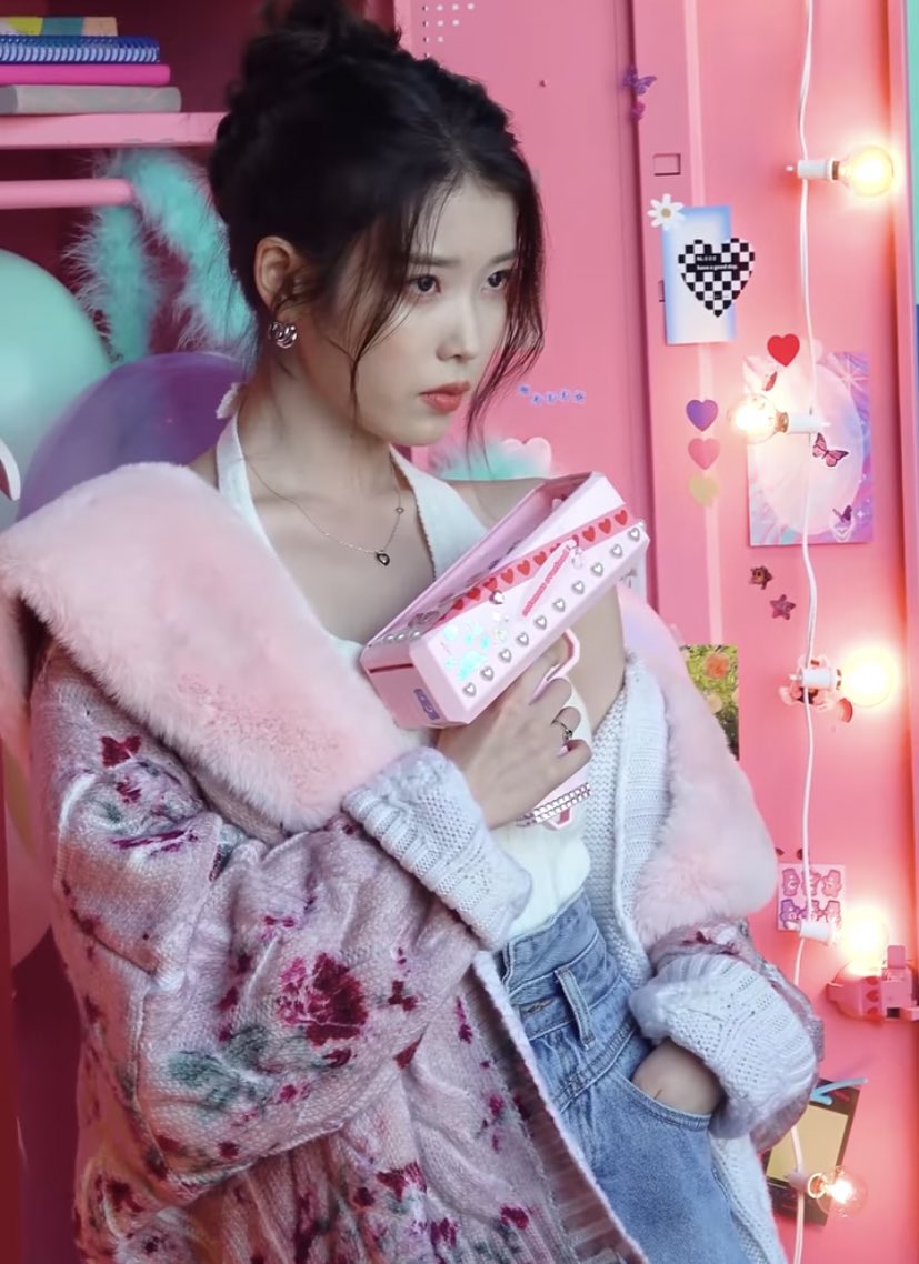 low_iu's tweet photo. https://t.co/FfRTzOdR3S