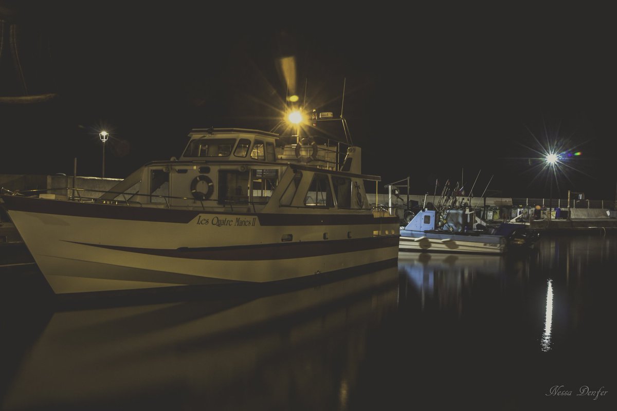 NessaJFL's tweet photo. «Le plus beau moment de la vie humaine est un départ vers des terres inconnues »

📸By @DenferNessa

#canonphotography #bateau #paca #photographylovers #photobynight #photooftheday #photographypassion #photoposelongue #canonphoto #longexposure #saintesmariedelamer #camargue #boat https://t.co/LuufdwB25i