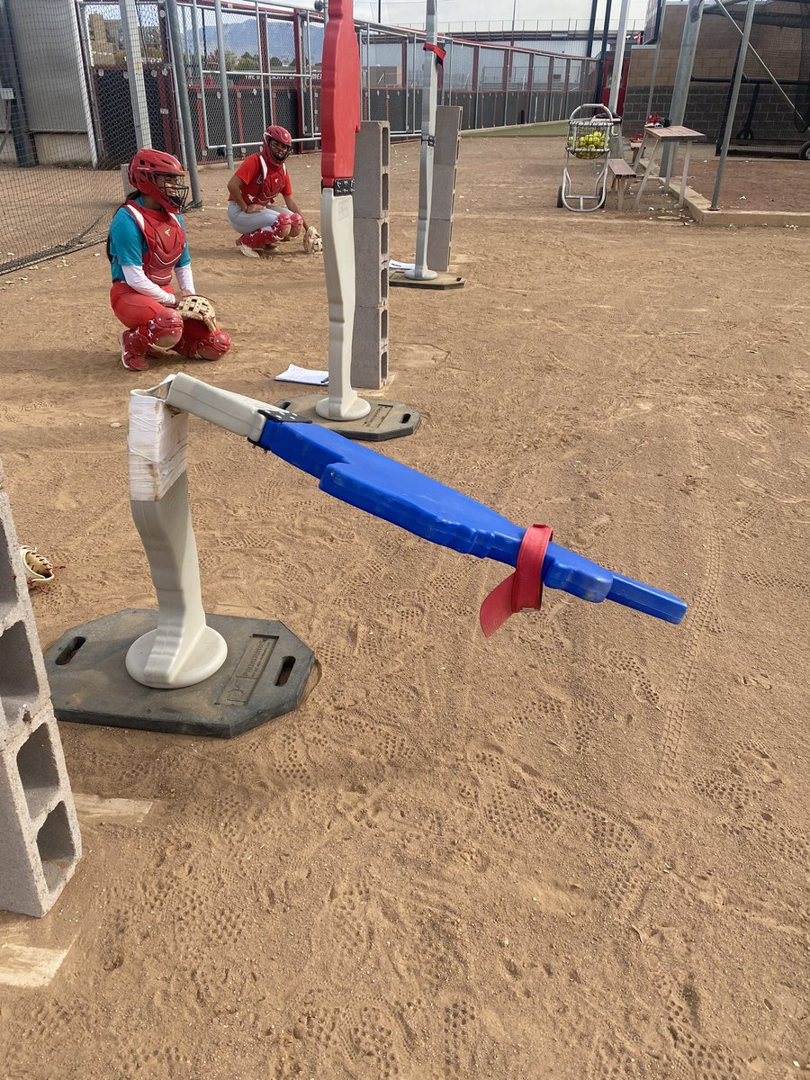THEkhawk13's tweet photo. Whelp, Ashlyn brought the heat today 🤣🤣 #bendandsnap #unmsb #golobos #giveemtheheater https://t.co/xunqSZEq7a
