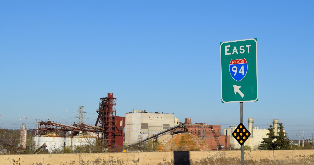 MoveMinnesota's tweet photo. THREAD: Move Minnesota and local partners are pushing for a focus on community wellbeing, #climate action &amp; #transit access as MnDOT rethinks the I-94 corridor between #Minneapolis &amp; #SaintPaul—and we need your help this week. #RethinkingI94 https://t.co/NRB5rPgKqM