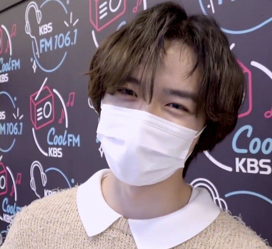 the fact that you can see his smile even if he is wearing a mask:(( a sunshine
#BEOMGYU <a href="/TXT_members/">TOMORROW X TOGETHER</a>