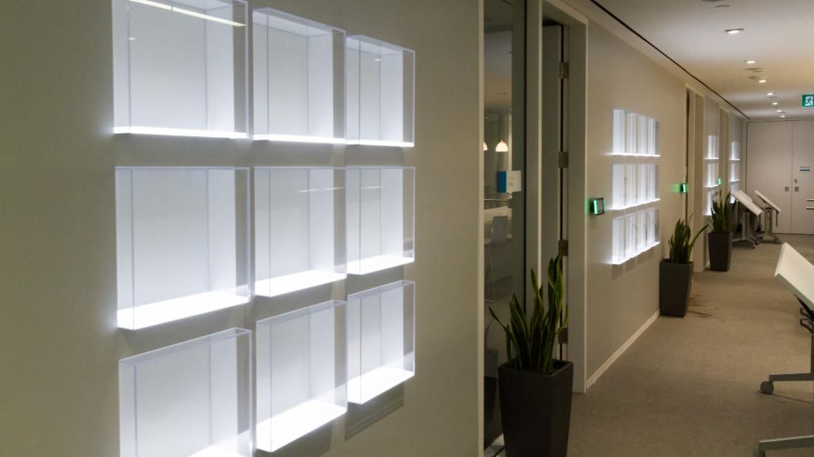 eurOptimum's tweet image. Showcase your products or accolades with eurOptimum’s illuminated cubes. 
For more great shelving &amp;amp; cube display solutions, visit: 
europtimum.com/product_hardwa…
#acryliccubes #accolades #illuminatedcubes #LED #display #installation #DesignDevelopDeliver