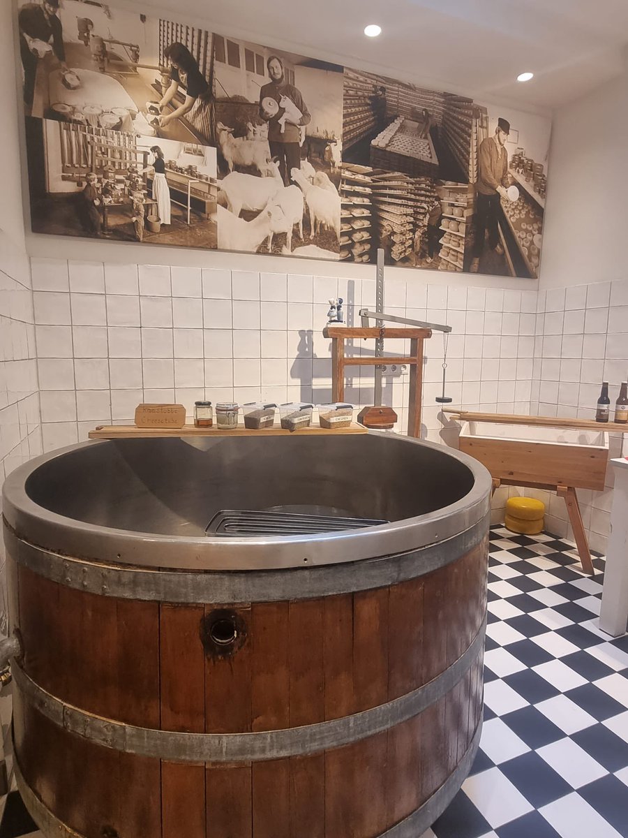 kaascheese's tweet photo. Last weekend we were lucky enough to drop by one of our favourite suppliers @HenriWillig in Amsterdam. It was great to learn more about @HenriWillig and try some of the cheeses first hand.

Keep a look out for some of their cheeses and pickles at our next event 👀🧀

#KaasCheese https://t.co/z1qwm62C17