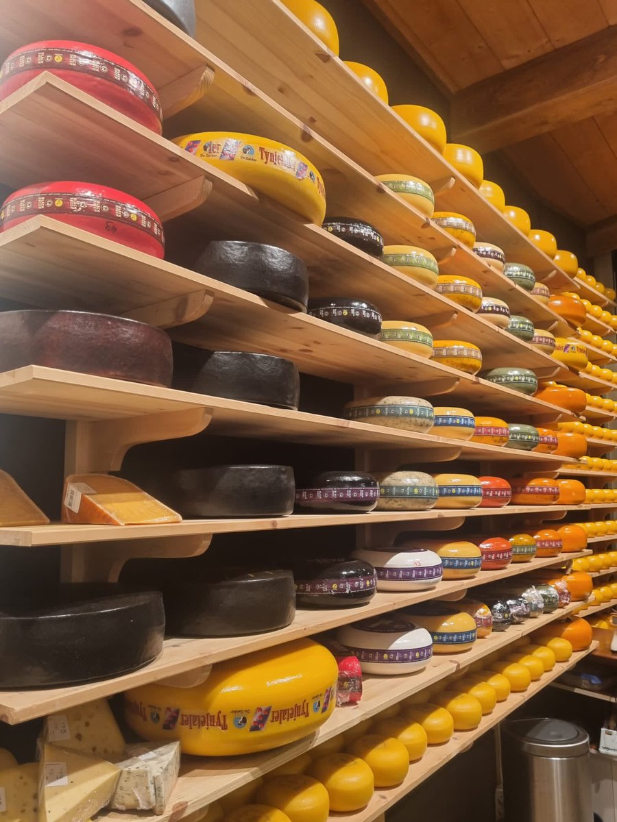 kaascheese's tweet photo. Last weekend we were lucky enough to drop by one of our favourite suppliers @HenriWillig in Amsterdam. It was great to learn more about @HenriWillig and try some of the cheeses first hand.

Keep a look out for some of their cheeses and pickles at our next event 👀🧀

#KaasCheese https://t.co/z1qwm62C17