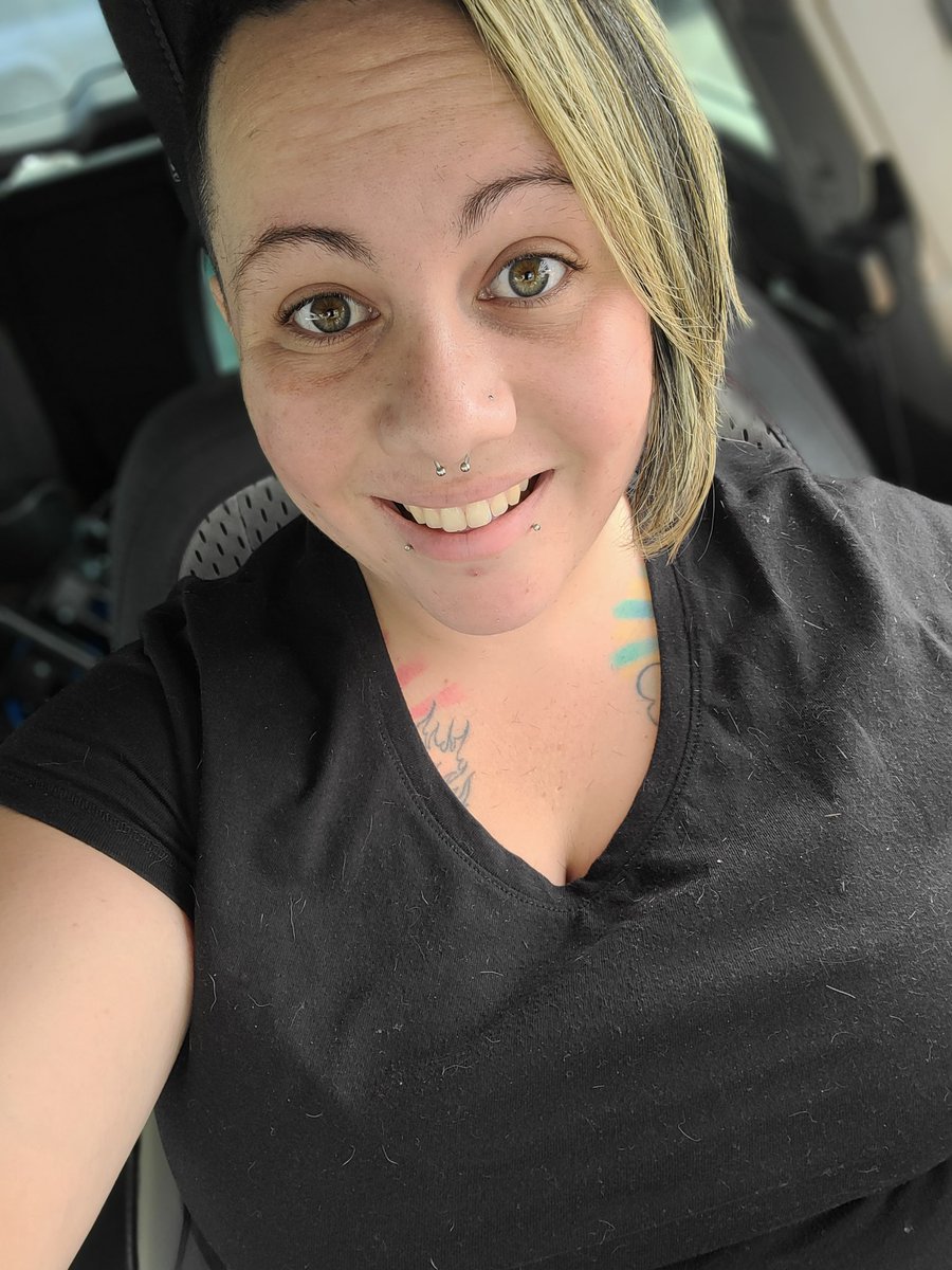 MiniKMoon's tweet photo. Well I uh did a thing!
#choppedit #cutit #cut #itsjusthair #hair #justhair https://t.co/FcDS2xNbY5