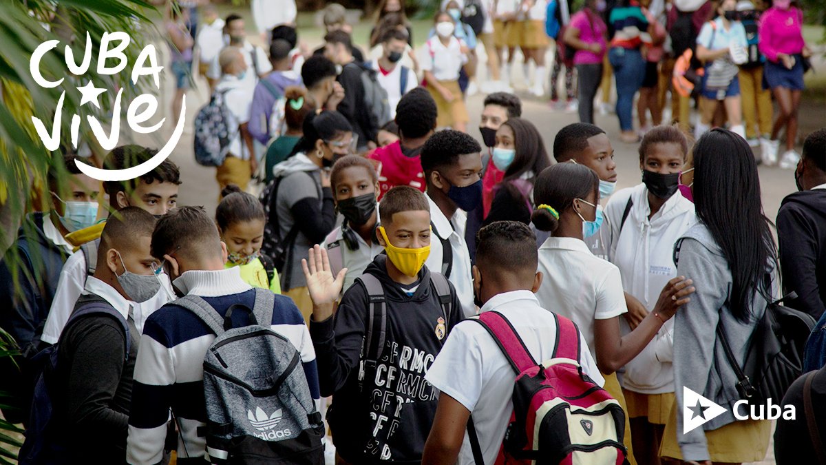Cuba vive en el corazón de cada cubano. Cuba renace desde sus escuelas.  #CubaVive #CubaViveYRenace #CubaViveEnPaz