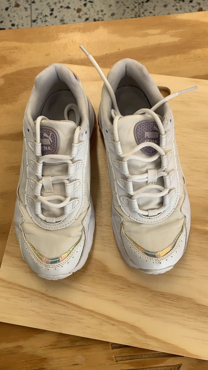 Parts of my sneakers turned yellow after I got them washed at Sneaker Shack 😭🥺<a href="/TheSneakerShack/">The Sneaker Shack</a> the guy couldn’t fix it.