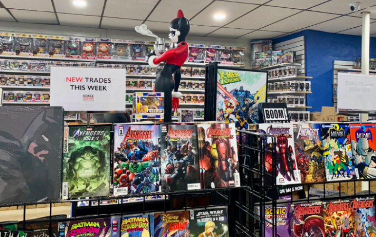 nyu_ajo's tweet photo. NEW: "Once I turned sixteen, I wanted to work here because being a #Marvel fan, just always talking about it, I’m like, 'This would be perfect to work here, I would love to work here'" |

In South Florida, @KorkaComics Is The Place To Be https://t.co/458fx2PaEt https://t.co/GxgOR70tK4