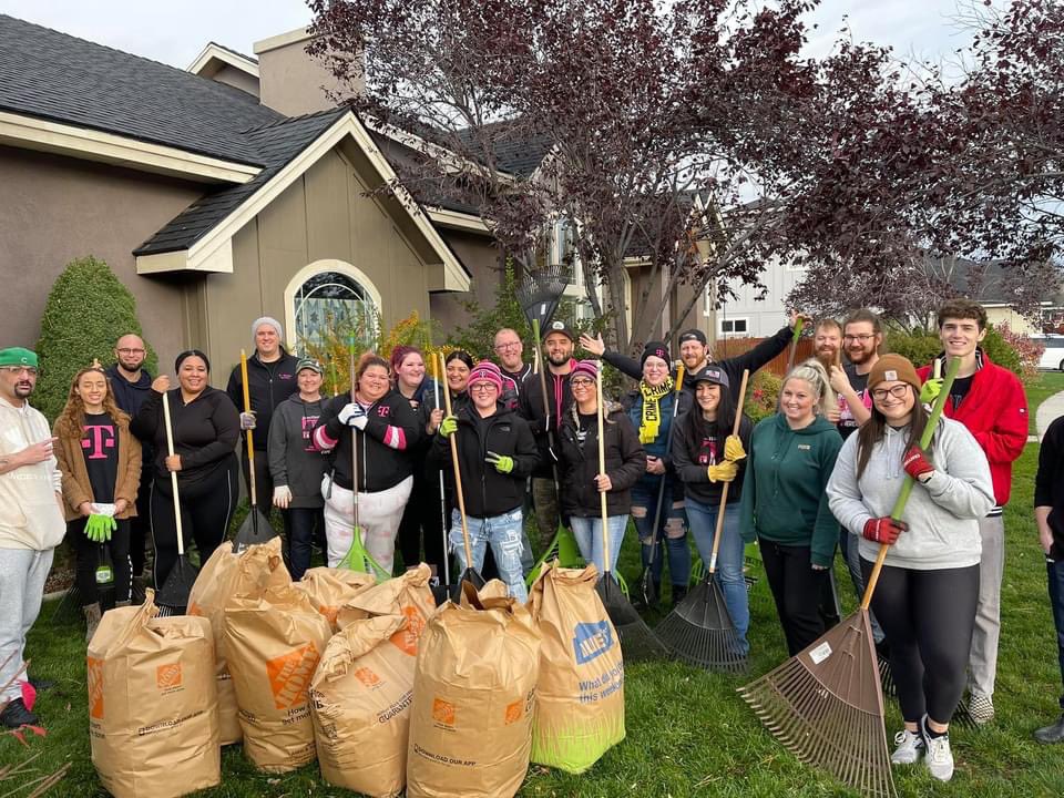 shawkinz24's tweet photo. Rake up Meridian is one of my favorite events every year! Thank you to everyone that came out to give back to our community! We are better together! #TMOBetterTogether  #BuiltOnCulture https://t.co/2btYXPtuHJ