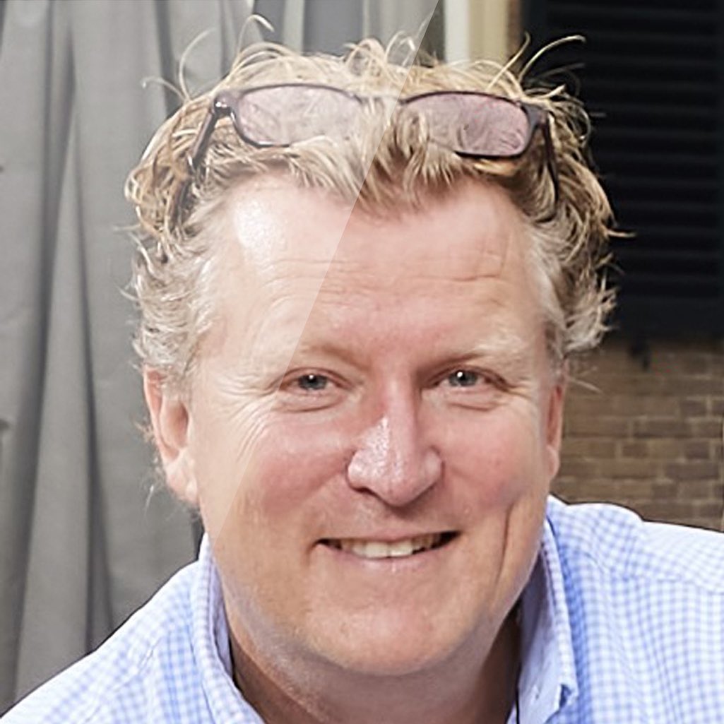 Volgens organisatie-ontwikkelaar Erwin Hollestelle moet de professional van de toekomst zich richten op drie pijlers: onderzoeken, begrijpen en beïnvloeden. En dat kan alleen door opgedane kennis zo snel mogelijk toe te passen in de praktijk. lnkd.in/gXKyawNd