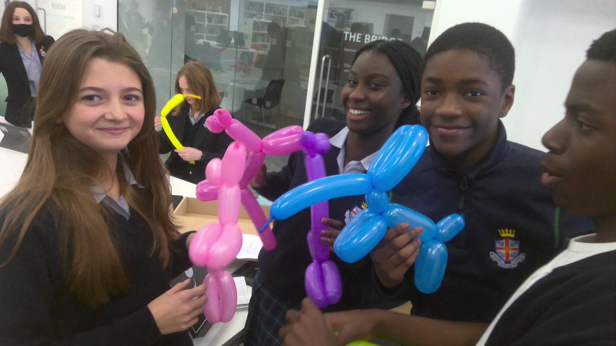 RHS_Creativity's tweet photo. Fantastic scenes in the library @RHSSuffolk for the Riddle Society this evening as pupils learn about the artist Jeff Koons and have a go at making their own balloon animals https://t.co/FcfwlOrvTg