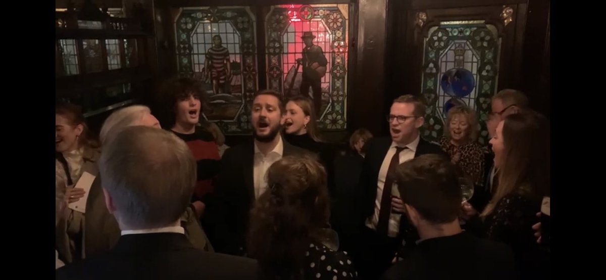 Côr Llundain tweet media