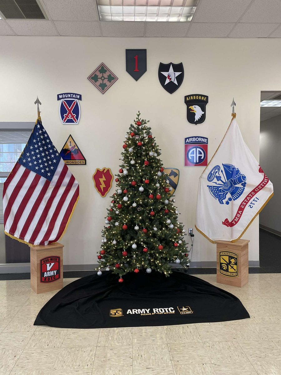 UVAWiseArmyROTC's tweet photo. Happy Holidays from the Fighting CAVs!! 🎄#armyrotc #rotc #HappyHolidays #FightingCAVs #GoArmy #ArmyStrong @7ThBDEArmyROTC @UVA_Wise @ArmyROTC @USArmy https://t.co/gD7mVlUPeg