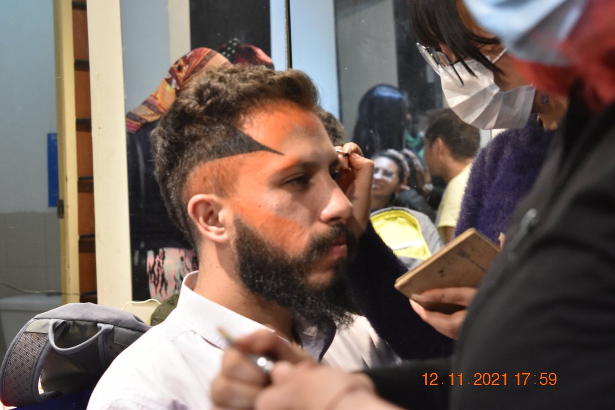 CICACOLOMBIA's tweet photo. Nuestro equipo de trabajo en plena preparación, maquillaje, vestuario, textos, con amor y Dios siempre salimos al escenario queriendo darlo todo para nuestro público.....🙏🏻🎭💥 𝗭𝗼𝗿𝗿𝗼 𝘌𝘭 𝘥𝘪𝘴𝘦ñ𝘢𝘥𝘰𝘳 https://t.co/1LQWNCMGlg