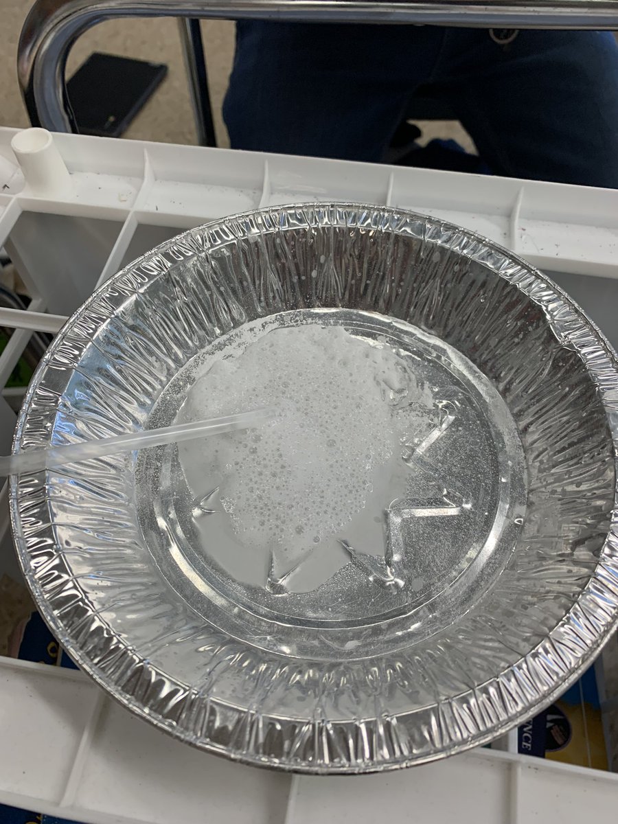 suzbaker1972's tweet photo. Combining chemicals and making observations during our Blast Off unit. Kids recorded excellent observations! @Mr_McComb @LuthervilleE @BCPSSci https://t.co/XbWLLHAO1K