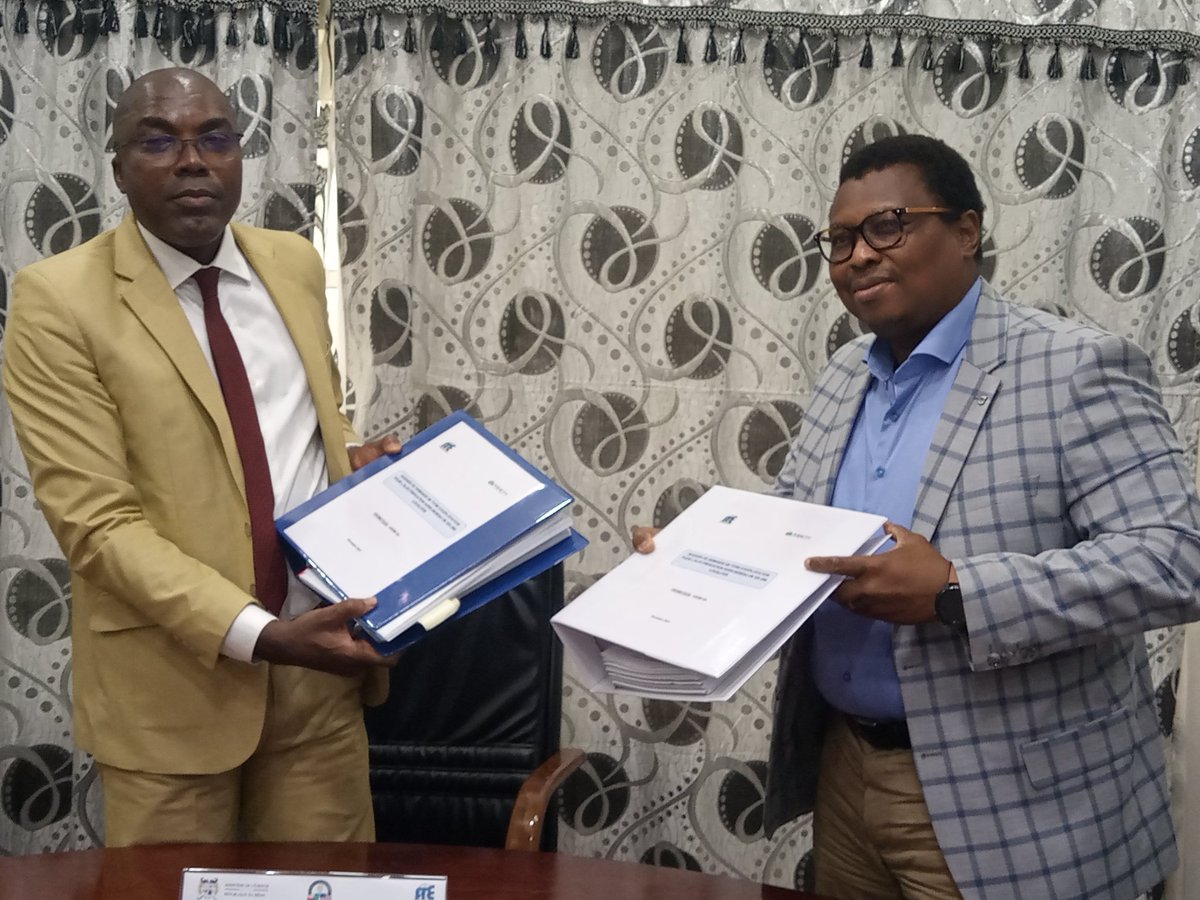 actualites229's tweet photo. Quelques images de la signature technique de titre d'exploitation d'électrification hors réseau entre l'#ABERME et la société #ASEMI. #Wasexo #Team229 https://t.co/TbG2LLf0yG