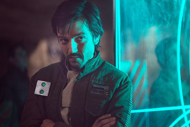 ForceCenterPod's tweet photo. News &amp; Qs! @KenNapzok &amp; @JosephScrimshaw talk #StarWars' 2022 schedule! Does the release order of Fett, Kenobi, Andor, Mandalorian flow like a classic rock album? Plus a High Republic video game? And listener questions about dyads, droids, and directors! 

https://t.co/2YFMoTIH6M https://t.co/gDhPUbbEQy