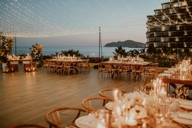 Excited to see Bliss Events featured in Carats &amp; Cake for this magical destination wedding in Cabo. 

Click to see the full feature &amp; all its details: bit.ly/Bliss-Events-C…