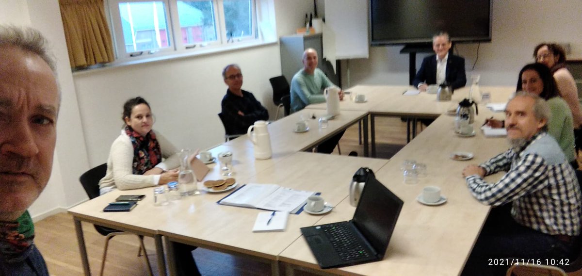 ceparacena's tweet photo. Segundo día de visita al sistema educativo Holandes. Hoy hemos conocido la fundación "OP KOP" en GIETHOORN. #TeachersOnTour #Mierasmusplus #ErasmusPlus. Un modelo de gestión y organización diferente para 14 centros de la zona. @sepiegob https://t.co/l3aVOirmRU
