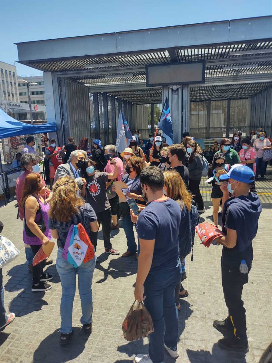 21Davico's tweet photo. #MarcoPresidente 
#ElCambioEsHoy
#Voto6
#Maipu
Hoy @marcoporchile En Terreno entregando Nuestras Propuestas Hablando con Su Pueblo Sin Miedo porque Marco Es El Candidato Del Pueblo !!! https://t.co/MEJ9CIw1u5